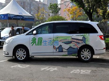 溆浦户外车贴喷绘如何保持效果?